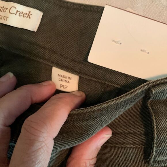 Coldwater Creek River Fit Cargos - Picture 8 of 10